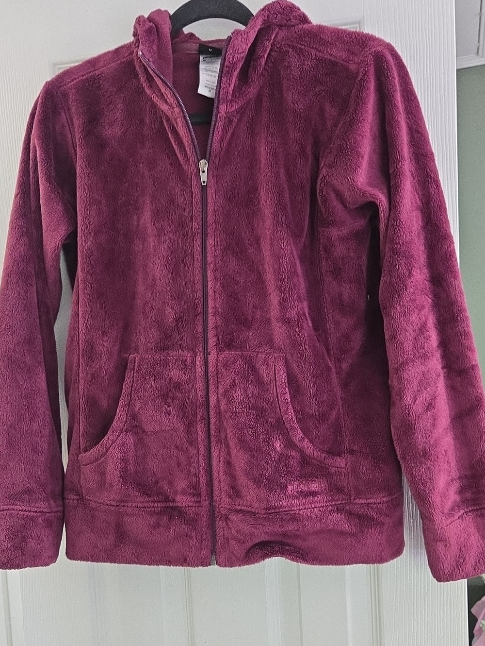 Patagonia  Plush Full-Zip Hoodie in Berry Plum